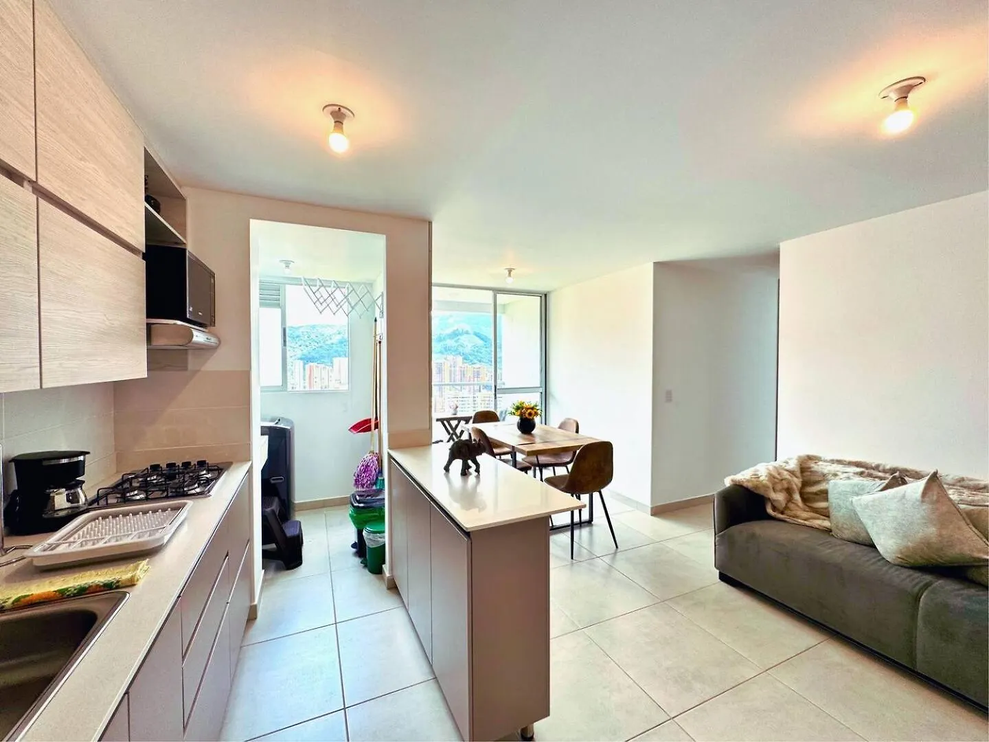 3Br Stunning Views Minimalist Sabaneta Apartment