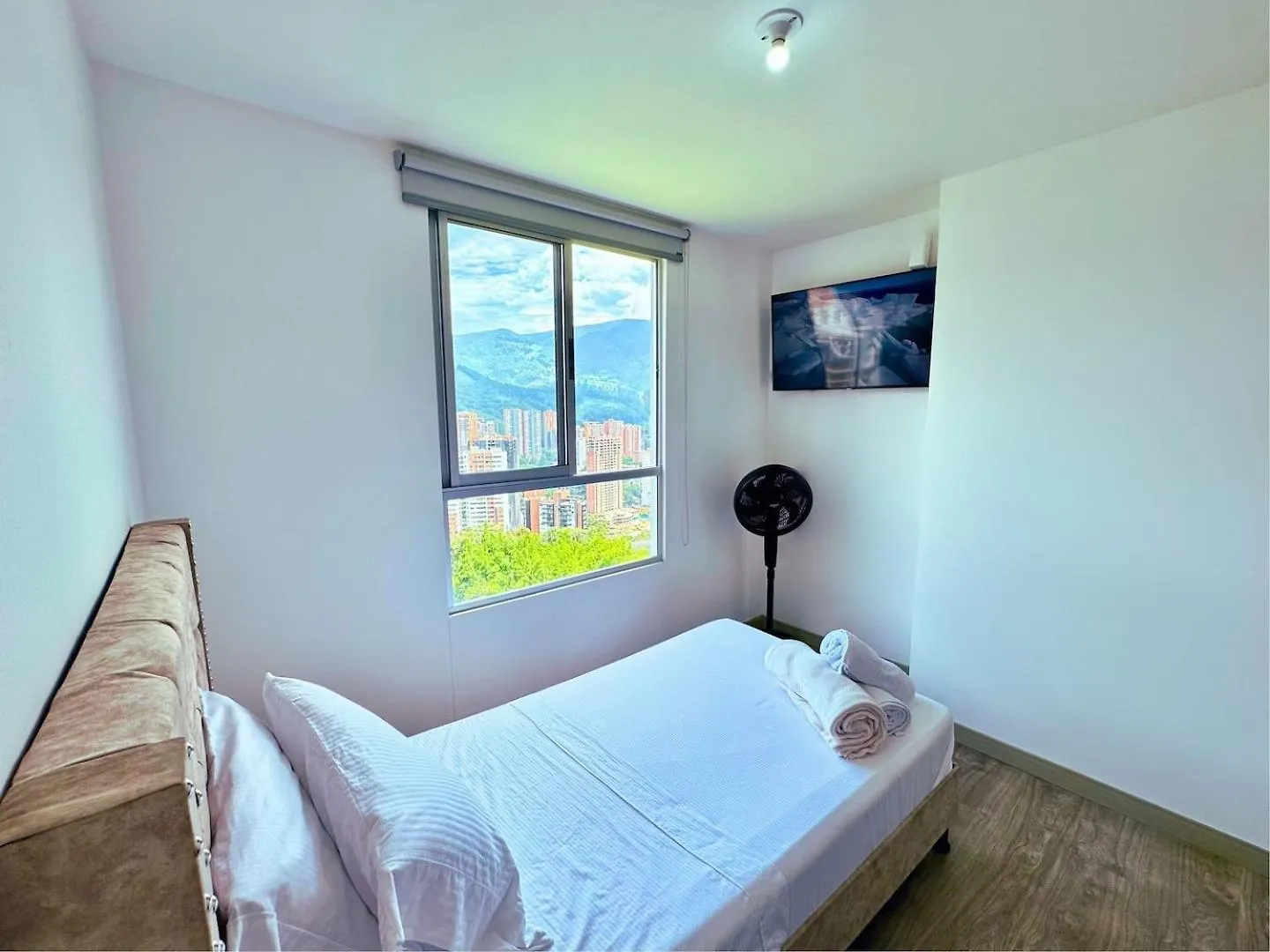3Br Stunning Views Minimalist Sabaneta Apartment