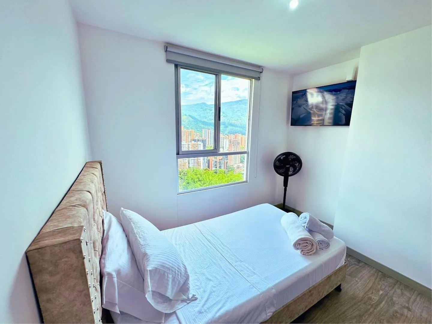 3Br Stunning Views Minimalist Sabaneta Apartment